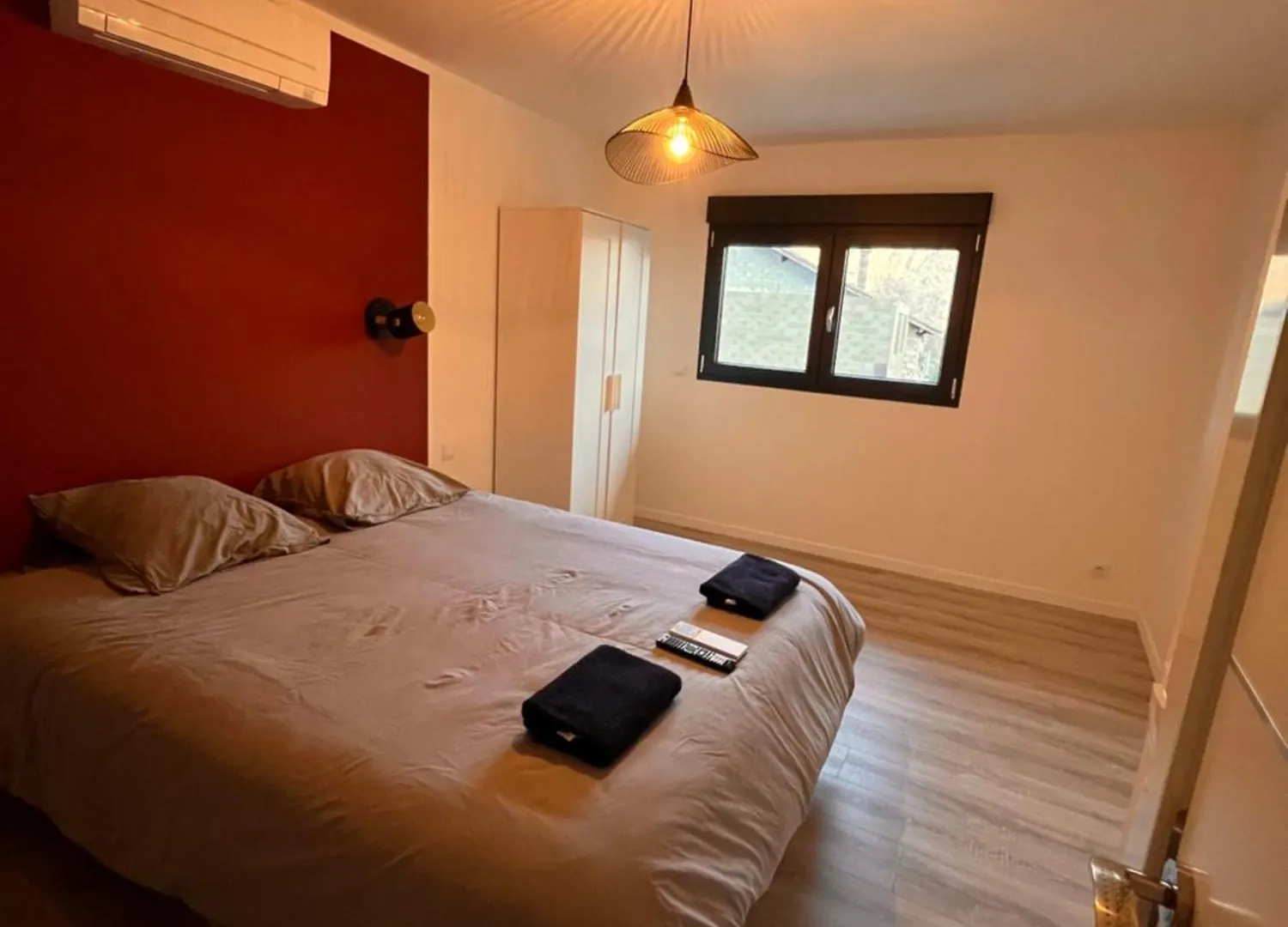 Logement Spacieux Avec Jacuzzi Le Bourgeat Apartment